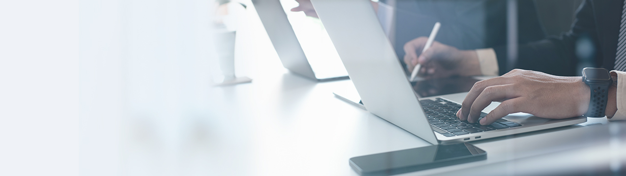 有疑问？
快来和大族数控专家们聊聊吧！